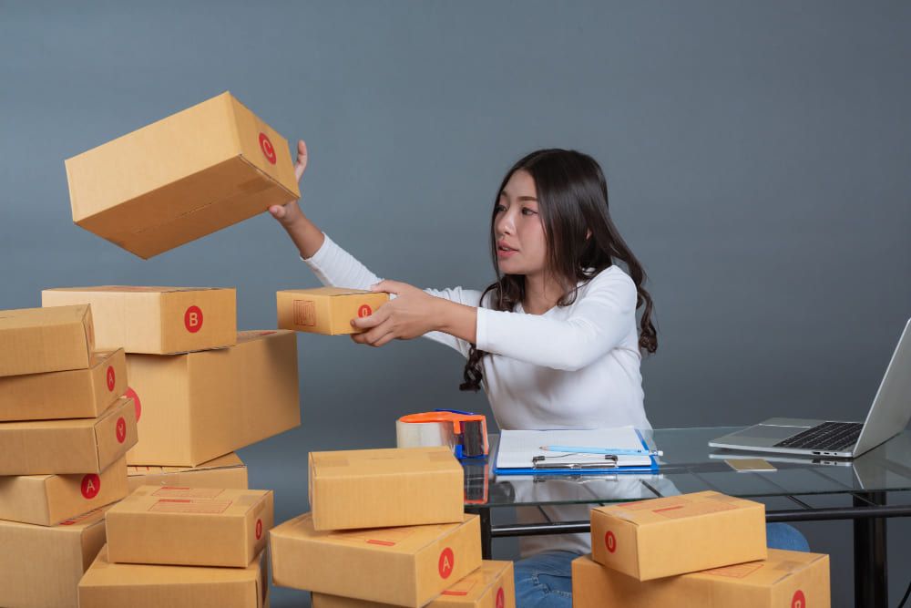 家庭代工詐騙集團的常見手法，就是用盡各種理由要求你先付一筆「材料費」、「包裝費代墊」、「保證金」或「