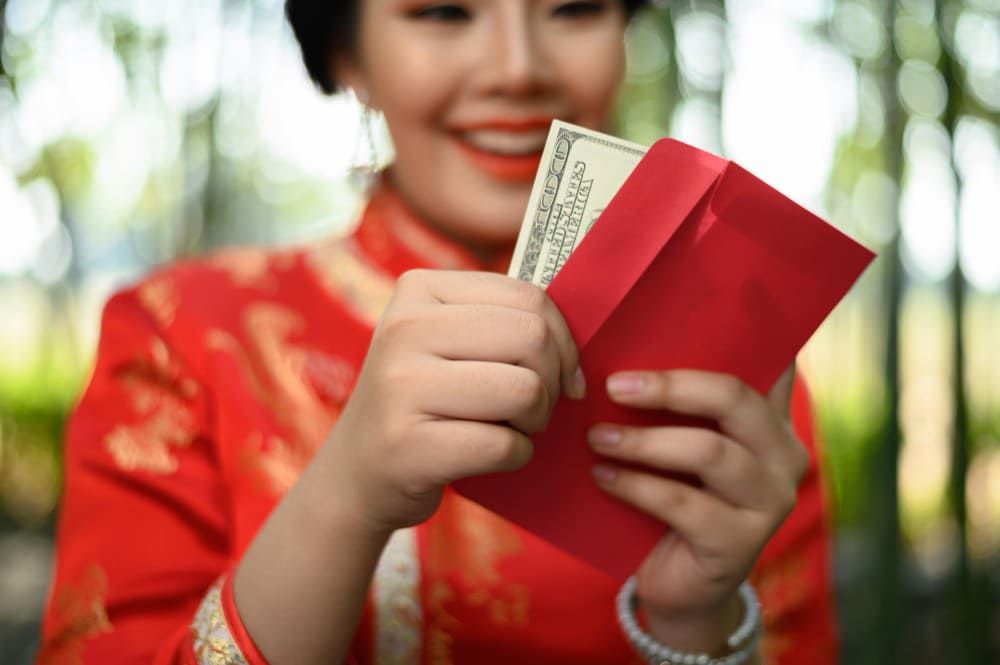 摯友摯親的婚禮紅包費用金額最高！通常會由6,000元起跳。交情一般一般，婚禮喜酒紅包也使用一般行情價